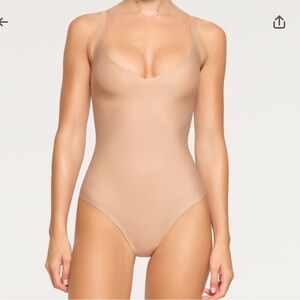 SKIMS NWT Body Unlined Naked Plunge Bodysuit - Clay